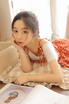 《妻子的瑜伽教练》电影